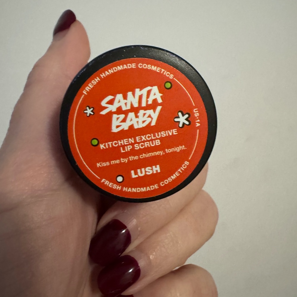 New Unused Santa Baby Lip Scrub Lush Cosmetics Kitchen Exclusive - Picture 2 of 4
